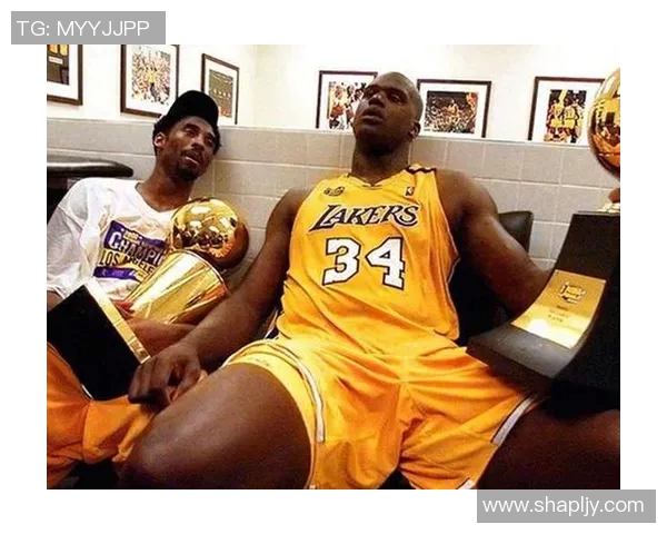 科比与沙克传奇组合的辉煌岁月与波折历程回顾 科比与沙克传奇组合的辉煌岁月与波折历程回顾