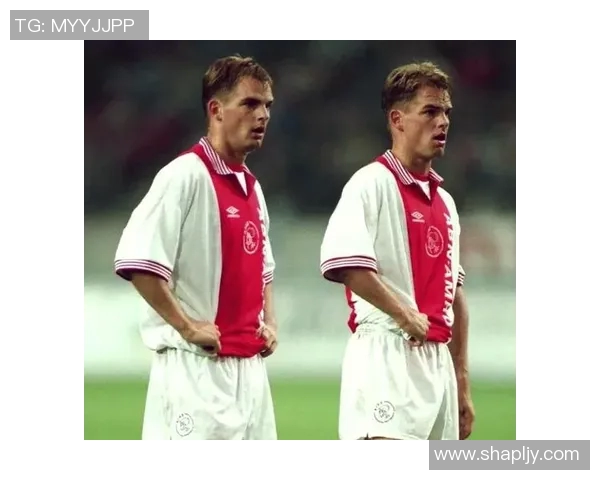 追忆足球传奇瞬间:明星球员的辉煌岁月与感人故事 追忆足球传奇瞬间:明星球员的辉煌岁月与感人故事